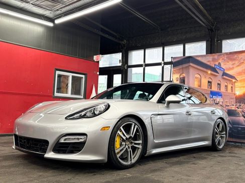Used 2013 Porsche Panamera GTS image 1