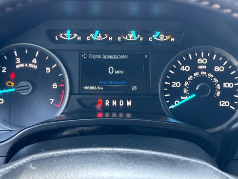 Used 2019 Ford F150 XLT w/ Equipment Group 302A Luxury AWD/4WD image 24