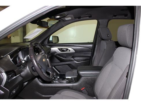 Used 2022 Chevrolet Traverse LT image 10