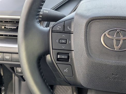 Used 2025 Toyota Prius LE image 18
