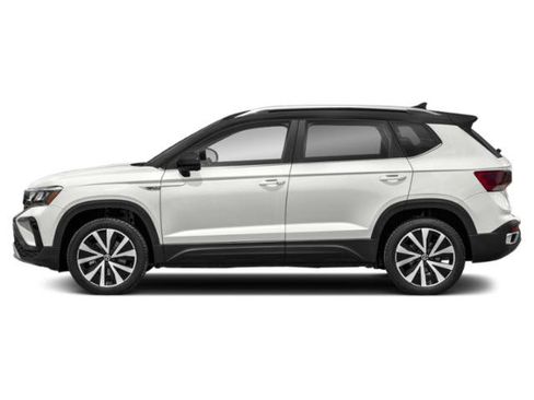 Used 2024 Volkswagen Taos SE AWD/4WD image 1