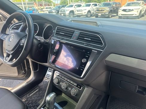 Used 2021 Volkswagen Tiguan SE R-Line AWD/4WD image 37