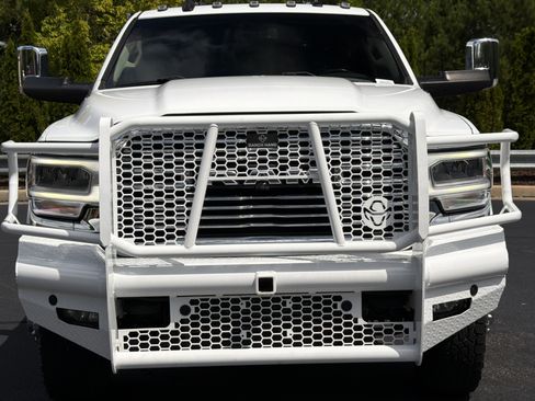 Used 2022 RAM 3500 Laramie AWD/4WD image 19