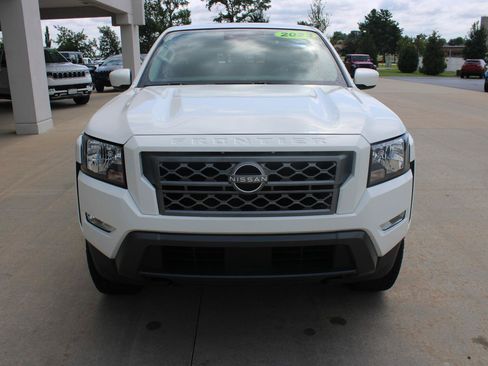 Used 2023 Nissan Frontier SV w/ SV Convenience Package AWD/4WD image 3