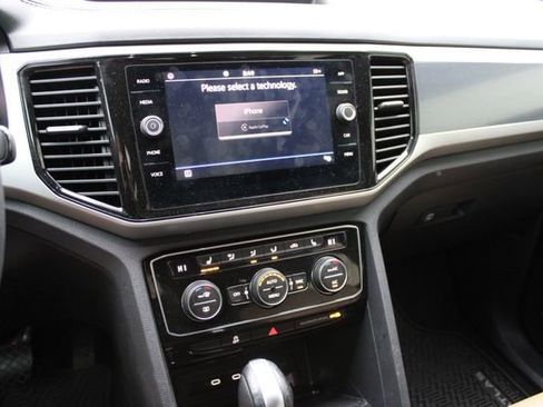 Used 2022 Volkswagen Atlas Cross Sport SE w/ Black Wheel Package image 6