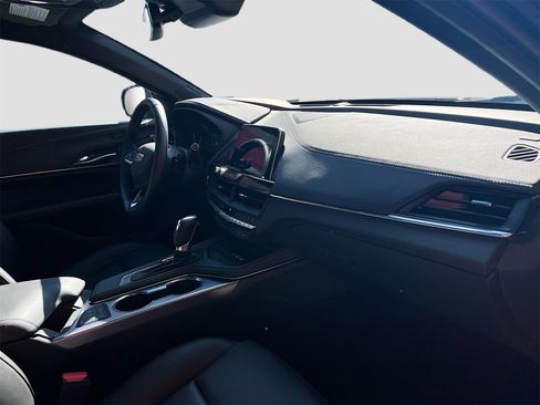 Used 2025 Cadillac CT4 Premium Luxury image 29