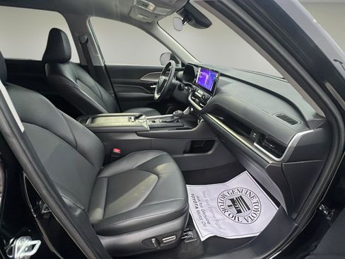 Used 2024 Toyota Grand Highlander XLE image 13