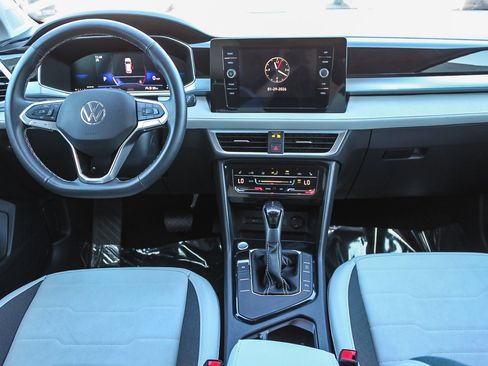 Used 2025 Volkswagen Taos SE image 13