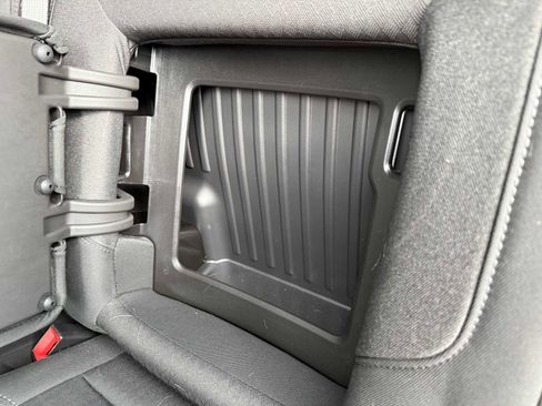 Used 2025 GMC Sierra 1500 Elevation image 25