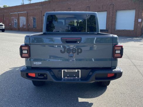 New 2025 Jeep Gladiator Sport image 7