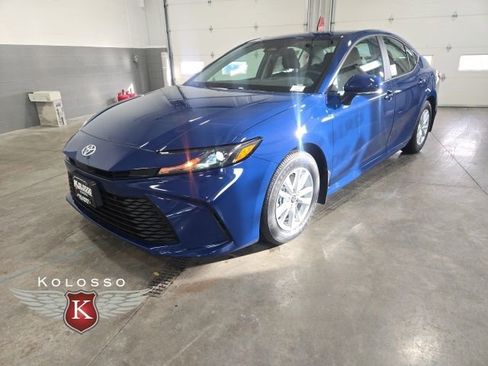New 2026 Toyota Camry LE w/ Convenience Package FWD image 3
