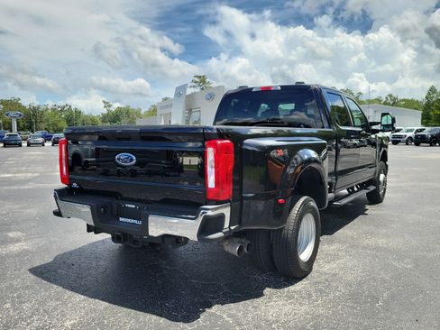 Used 2025 Ford F350 4x4 Crew Cab DRW Super Duty image 6