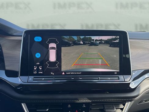 Used 2025 Volkswagen Atlas SE image 19