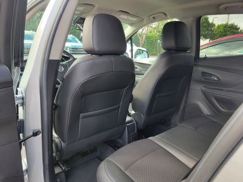 Used 2022 Buick Encore Preferred w/ Safety Package image 14