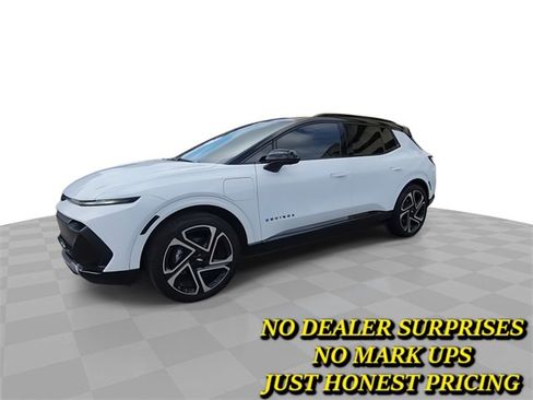 Used 2025 Chevrolet Equinox EV LT w/ Convenience Package II image 4