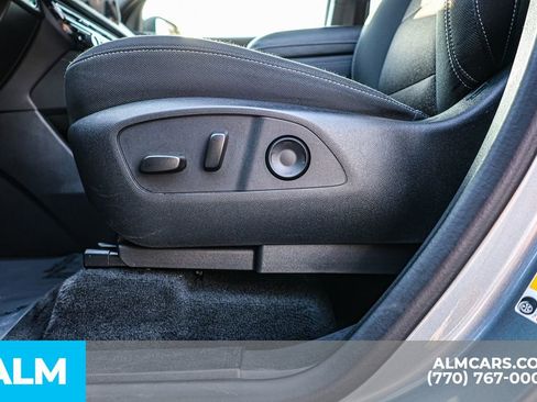 Used 2024 Chevrolet Traverse LT image 27