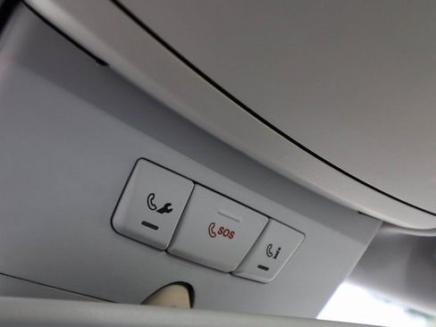 Used 2013 Mercedes-Benz SL 550 image 10