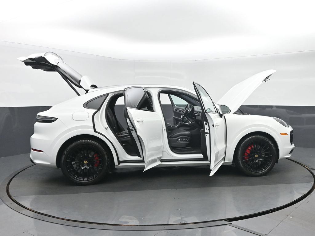 Used 2021 Porsche Cayenne GTS AWD/4WD image 43