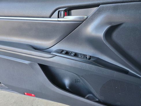 Used 2020 Toyota Camry SE w/ Sunroof Package FWD image 22