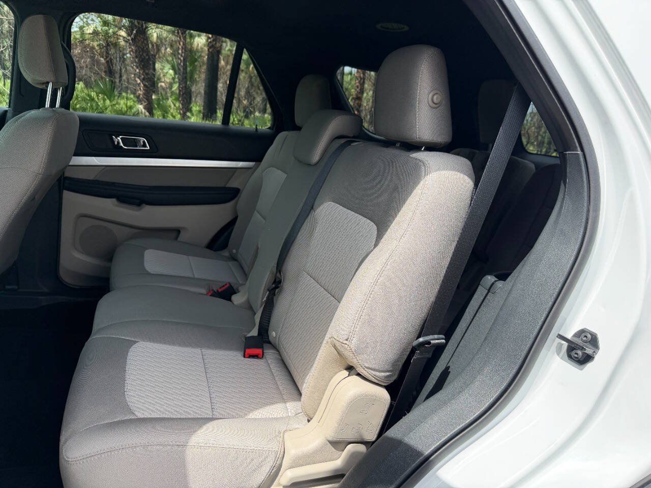 Used 2019 Ford Explorer FWD image 17