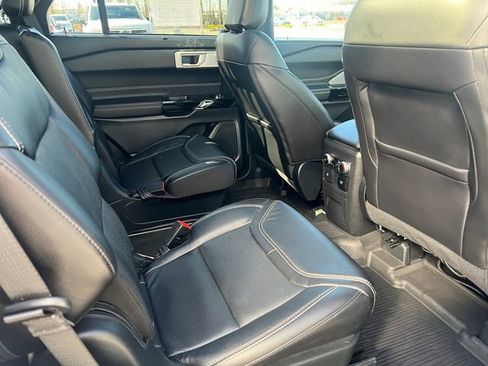 Used 2024 Ford Explorer ST w/ Technology Package image 18