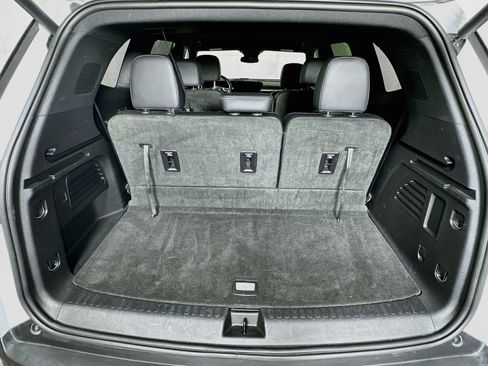 Used 2025 Buick Enclave Preferred FWD image 29