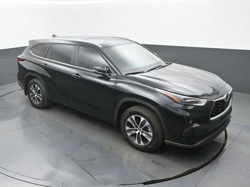 Used 2026 Toyota Highlander XLE AWD/4WD image 13