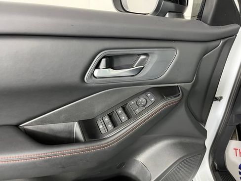 Used 2025 Nissan Rogue SV AWD/4WD image 16