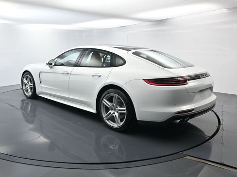 Used 2019 Porsche Panamera image 3