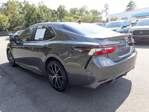 Used 2021 Toyota Camry SE FWD image 10