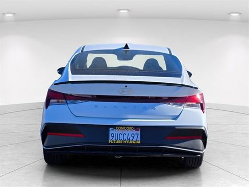 Used 2025 Hyundai Elantra Sport image 4