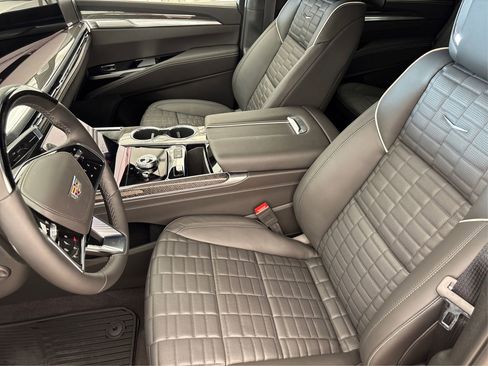 New 2025 Cadillac Escalade V image 9