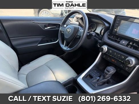 Used 2020 Toyota RAV4 XLE w/ XLE Grade Weather Package AWD/4WD image 21