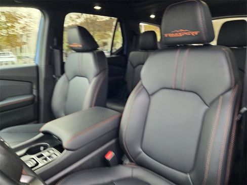 Certified 2025 Honda Pilot TrailSport image 19