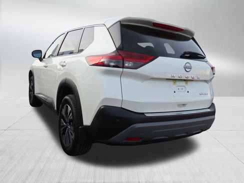 Used 2023 Nissan Rogue SV image 4