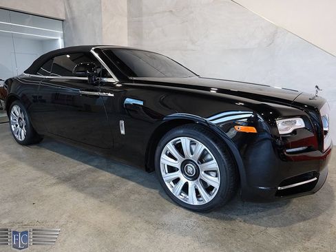 Used 2017 Rolls-Royce Dawn RWD image 41