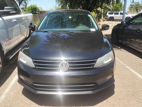 Used 2015 Volkswagen Jetta SE FWD image 2