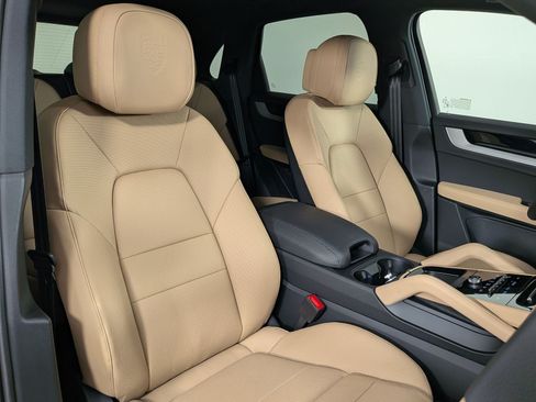 New 2026 Porsche Cayenne AWD/4WD image 24