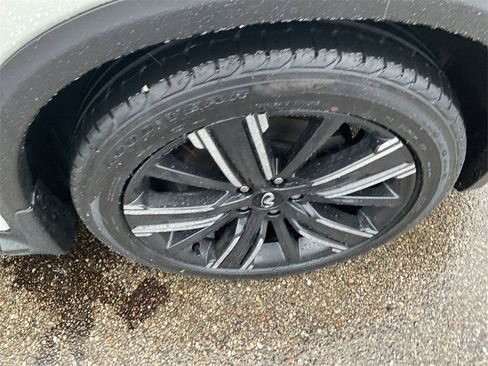 Used 2021 INFINITI QX50 Luxe w/ Appearance Package image 24