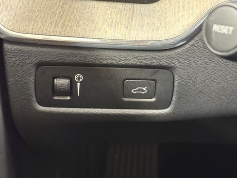 Used 2019 Volvo XC60 T6 Inscription image 21