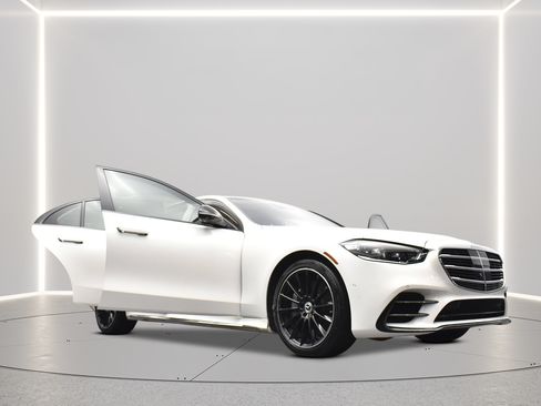 Used 2023 Mercedes-Benz S 500 4MATIC image 11