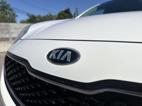 Used 2018 Kia Sportage LX AWD/4WD image 13