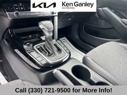 Used 2025 Kia Seltos S AWD/4WD image 35
