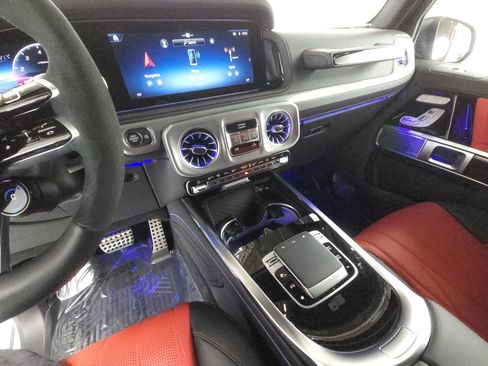 Certified 2025 Mercedes-Benz G 63 AMG 4MATIC image 15