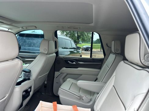 Used 2022 GMC Yukon Denali w/ Denali Premium Package RWD image 43