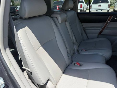 Used 2011 Toyota Highlander Limited w/ Tow Pkg AWD/4WD image 23
