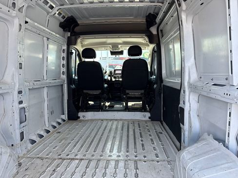 Used 2024 RAM ProMaster 2500 w/ Convenience Group FWD image 12