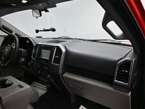 Used 2015 Ford F150 XLT w/ Trailer Tow Package image 8