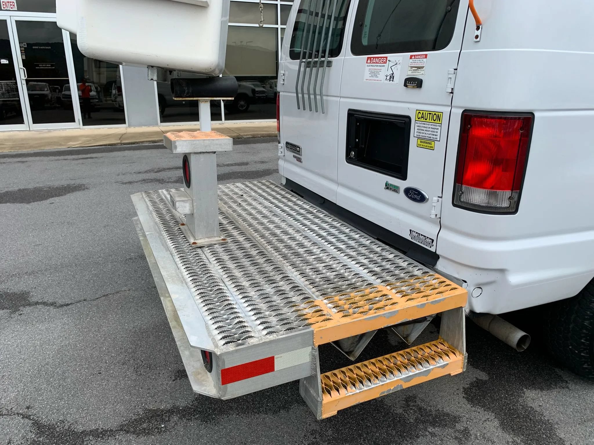Used 2013 Ford E-350 and Econoline 350 Super Duty RWD image 37