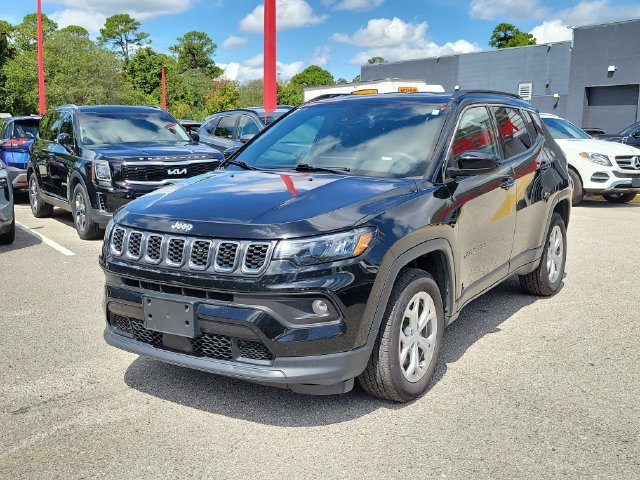 Used 2024 Jeep Compass Latitude AWD/4WD image 5
